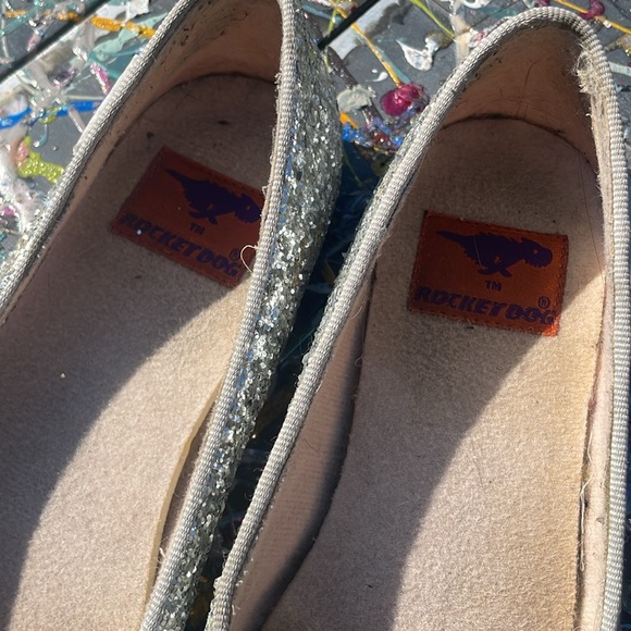 Vintage from early 2000’s sparkle Rocket Dog Mary Jane flats - Picture 2 of 9
